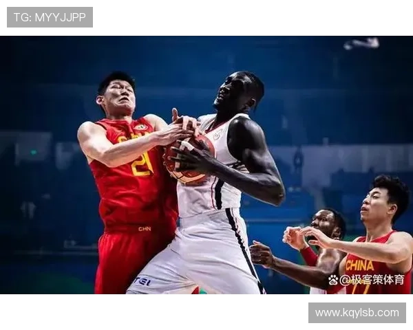 篮球世界杯迎来高潮 夺冠热门强势晋级半决赛 赛场表现引人瞩目